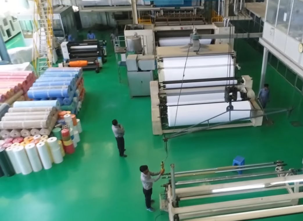 How Big Is One Linear Yard Of Fabric? Here's The Answer